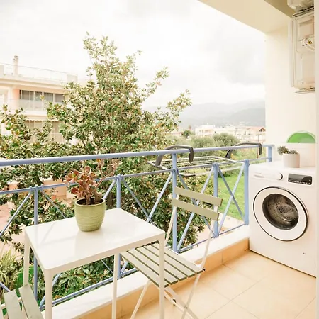 Anassa Steps From The Sea - Private Parking Διαμέρισμα *