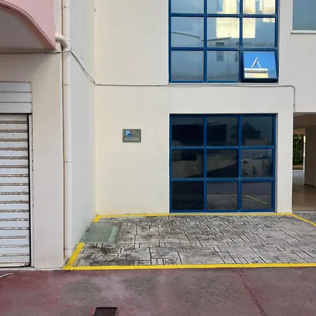 Anassa Steps From The Sea - Private Parking Διαμέρισμα